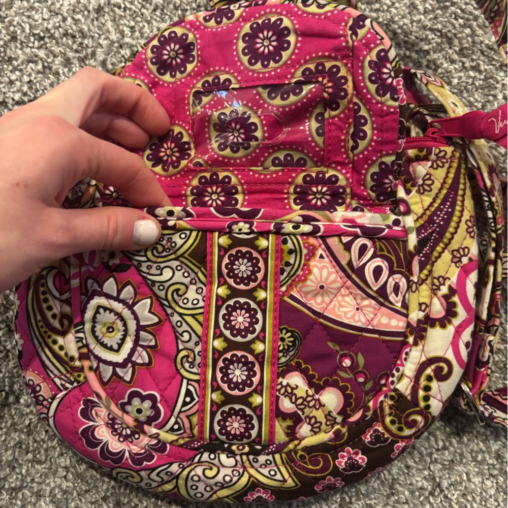 Very Berry Paisley Vera Bradley Pink Crossbody Bag Like New - Picture 5 of 6